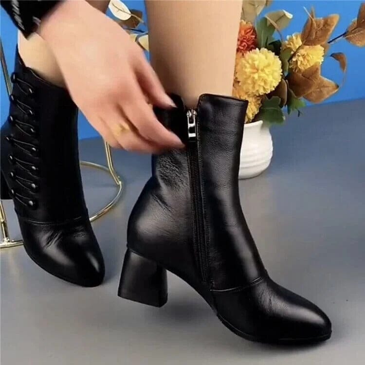 Bota Italiana Cano Curto Em Couro Ecológico Premium - Oferta Válida Apenas Hoje! Bota Italiana MRL-116 Miralleve